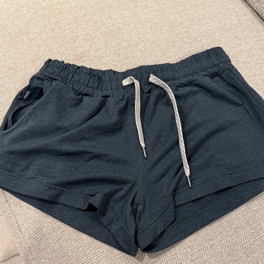 Vuori green Drawstring Lounge Shorts